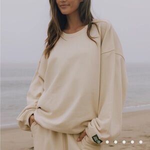 Daily drills unisex oversized crew 
Color sand